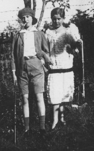 1925-Paul&Ili-exchanged-clothes